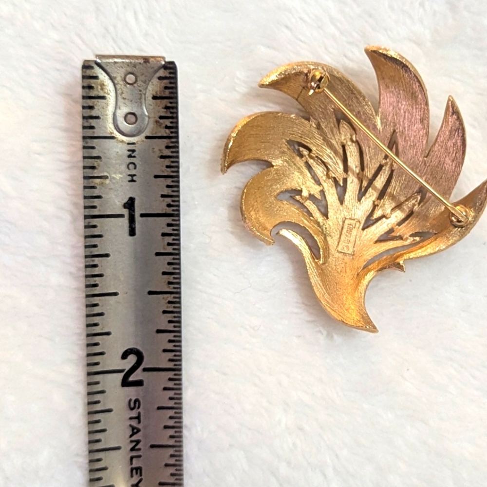 Vintage Trifari Gold Leaf Brooch